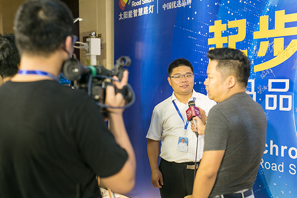 太陽(yáng)能路燈，太陽(yáng)能路燈廠(chǎng)家，太陽(yáng)能路燈價(jià)格