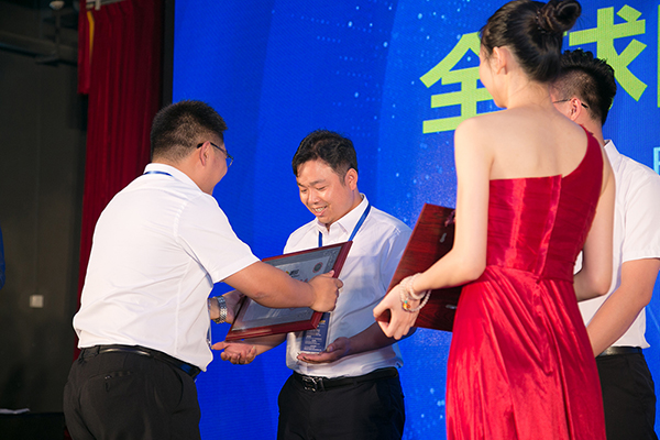 源碼太陽(yáng)能路燈，源碼太陽(yáng)能路燈廠(chǎng)家，源碼太陽(yáng)能路燈價(jià)格